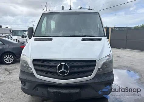 2017 Mercedes-Benz Sprinter 2500 Standard Roof V6 z USA, uszkodzony, nr VIN WD3PE7CD4HP545624